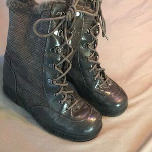 Gray winter boots